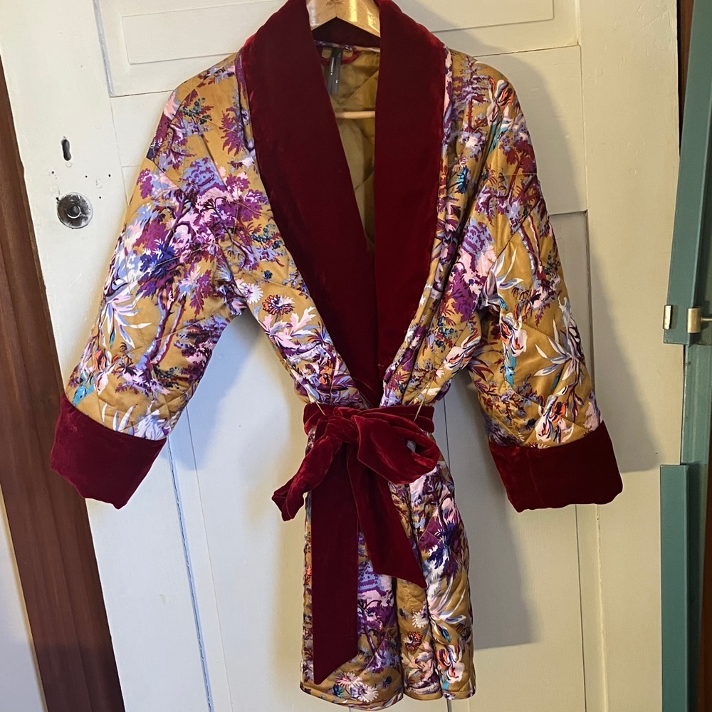 Anthropologie quilted velvet Floral Velvet robe